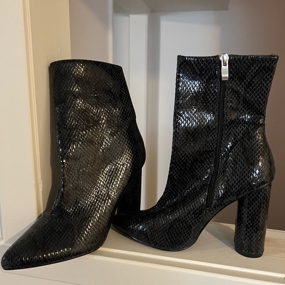FAUX LEATHER BLACK BOOT HEELS - Picture 2 of 4
